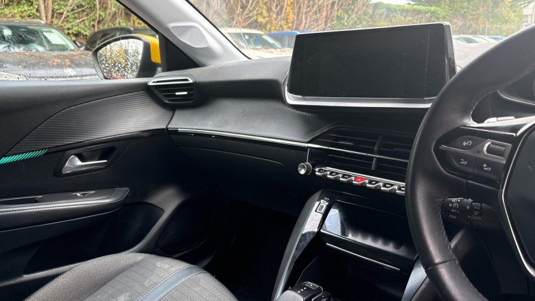 Peugeot 208 1.2 PureTech 100 Allure 5dr EAT8 Petrol Hatchback